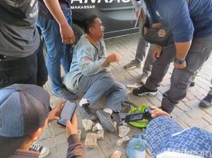 Polisi Amankan Pelajar Bawa Batu dalam Tas saat Demo di DPRD Sulsel