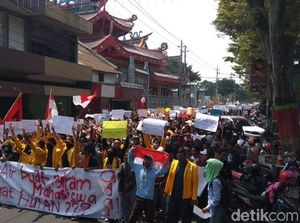Pelaku Aksi Ricuh di Magelang yang Ditahan Polisi Menjadi 8 Orang Pelaku Aksi Ricuh di Magelang yang Ditahan Polisi Menjadi 8 Orang