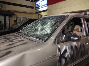 Polisi Tetapkan 7 Tersangka Perusakan Mobil Dinas Depan Unhas