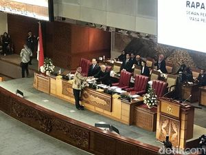 Tok! DPR Sahkan RUU soal Bela Negara Jadi UU Tok! DPR Sahkan RUU soal Bela Negara Jadi UU