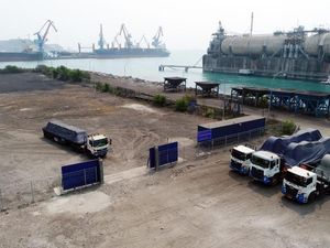 Pusat Logistik Berikat Dibangun di Kawasan Industri Cilegon Pusat Logistik Berikat Dibangun di Kawasan Industri Cilegon