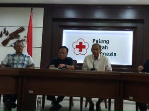 PMI Jelaskan Kronologi Ambulans yang Diamankan Polisi Saat Demo Rusuh PMI Jelaskan Kronologi Ambulans yang Diamankan Polisi Saat Demo Rusuh