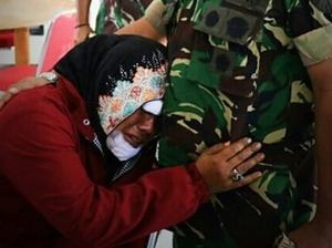 TNI AU Evakuasi 14 Korban dan Pengungsi Pascarusuh di Wamena TNI AU Evakuasi 14 Korban dan Pengungsi Pascarusuh di Wamena