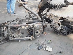 Rangka Motor dan Pos Polisi Palmerah, Bukti Nyata Kericuhan Unjuk Rasa