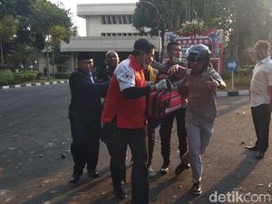 Pegawai Dishub Pemkot Magelang Terluka Saat Amankan Demo