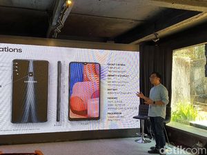 Galaxy A20s Bawa Tiga Kamera, Harganya Rp 2 Jutaan