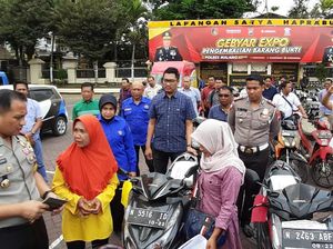 Sukacita Warga Malang Ketemu Kendaraannya yang Hilang di Expo Barang Bukti Sukacita Warga Malang Ketemu Kendaraannya yang Hilang di Expo Barang Bukti