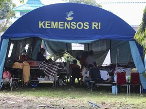 Pengungsi Korban Gempa Ambon Mulai Terserang Penyakit Pengungsi Korban Gempa Ambon Mulai Terserang Penyakit