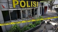 Pos Polisi Tomang jadi Korban Aksi Pembakaran Massa