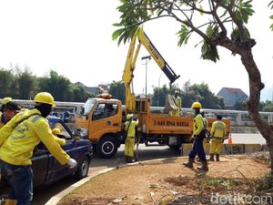 Dinas Marga DKI Benahi Separator Busway di Depan DPR