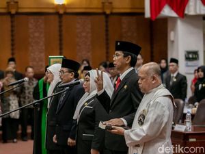Empat Pimpinan Definitif DPRD Surabaya Resmi Dilantik