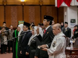 Empat Pimpinan Definitif DPRD Surabaya Resmi Dilantik