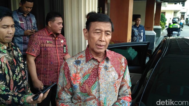 Menko Polhukam Wiranto Diserang Seorang Pria di Banten