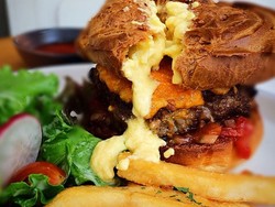 Burger Mie Hingga Burger Sushi, Ini 5 Tempat yang Punya Burger Unik