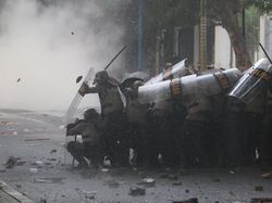 Draf RKUHP Terbaru: Hina Polri, Jaksa, DPR Dihukum 18 Bulan Penjara!