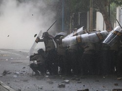 Draf RKUHP Terbaru: Hina Polri, Jaksa, DPR Dihukum 18 Bulan Penjara!