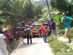 Odong-odong Rombongan PAUD Terbalik di Serang, 6 Orang Terluka