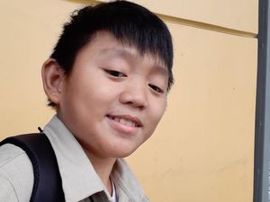 Viral, Penampilan Guru yang Sering Dikira Sebagai Murid karena Baby Face Viral, Penampilan Guru yang Sering Dikira Sebagai Murid karena Baby Face