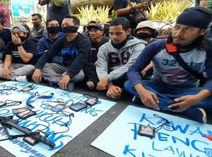 Pewarta Sukabumi Kecam Tindakan Represif Polisi ke Jurnalis Pewarta Sukabumi Kecam Tindakan Represif Polisi ke Jurnalis