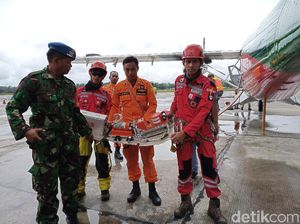 Black Box Pesawat Twin Otter yang Jatuh di Papua Ditemukan Black Box Pesawat Twin Otter yang Jatuh di Papua Ditemukan