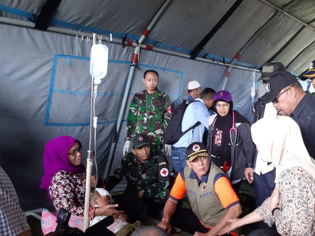 BNPB: Korban Tewas Gempa Ambon 23 Orang, 15.000 Warga Mengungsi BNPB: Korban Tewas Gempa Ambon 23 Orang, 15.000 Warga Mengungsi