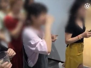 Perusahaan Ini Paksa Pegawai yang Tak Capai Target Makan Telur Mentah dan Pare Perusahaan Ini Paksa Pegawai yang Tak Capai Target Makan Telur Mentah dan Pare