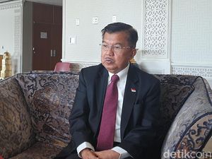 Ambulans Sempat Dituduh Bawa Batu, JK Tegaskan Relawan PMI Netral