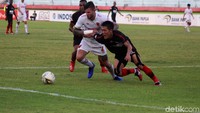 Sementara gol balasan PSM Makassar dicetak Ezra Walian.