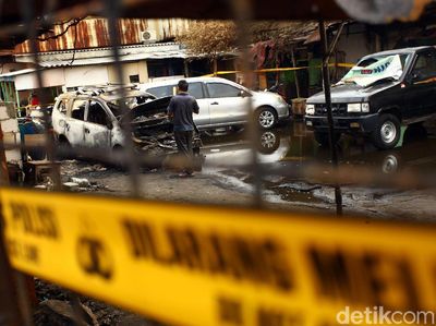 Potret sisa-sisa Kebakaran di Kemayoran yang Hanguskan Mobil