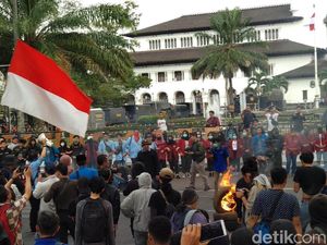 Ridwan Kamil Janji Temui Demonstran Pelajar-Mahasiswa