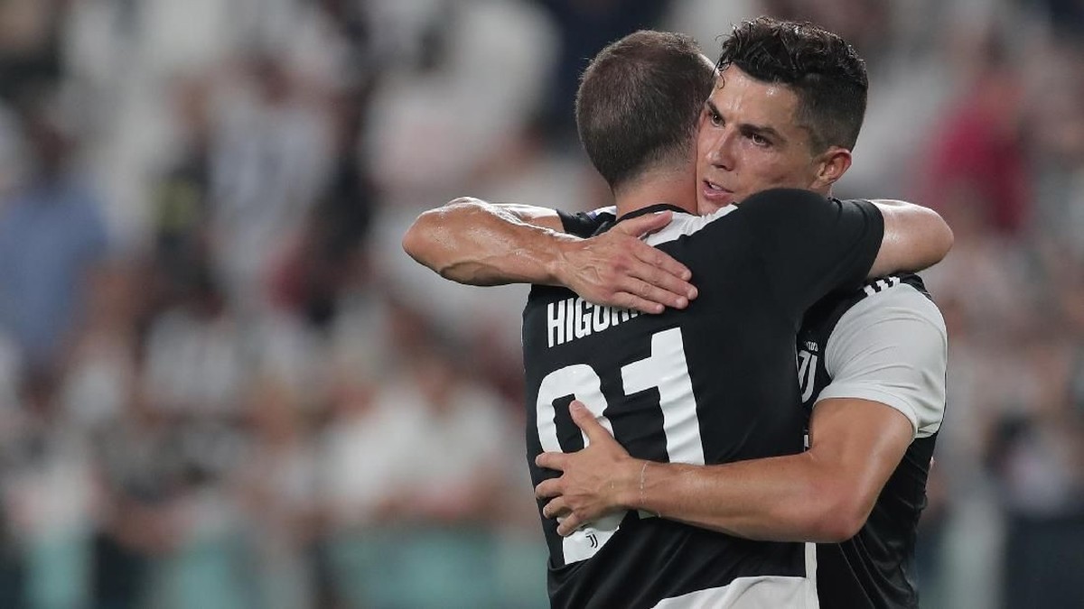 Gonzalo Higuain mengatakan, Cristiano Ronaldo sudah lebih matang ketimbang saat di Real Madrid. (Foto: Emilio Andreoli/Getty Images)
