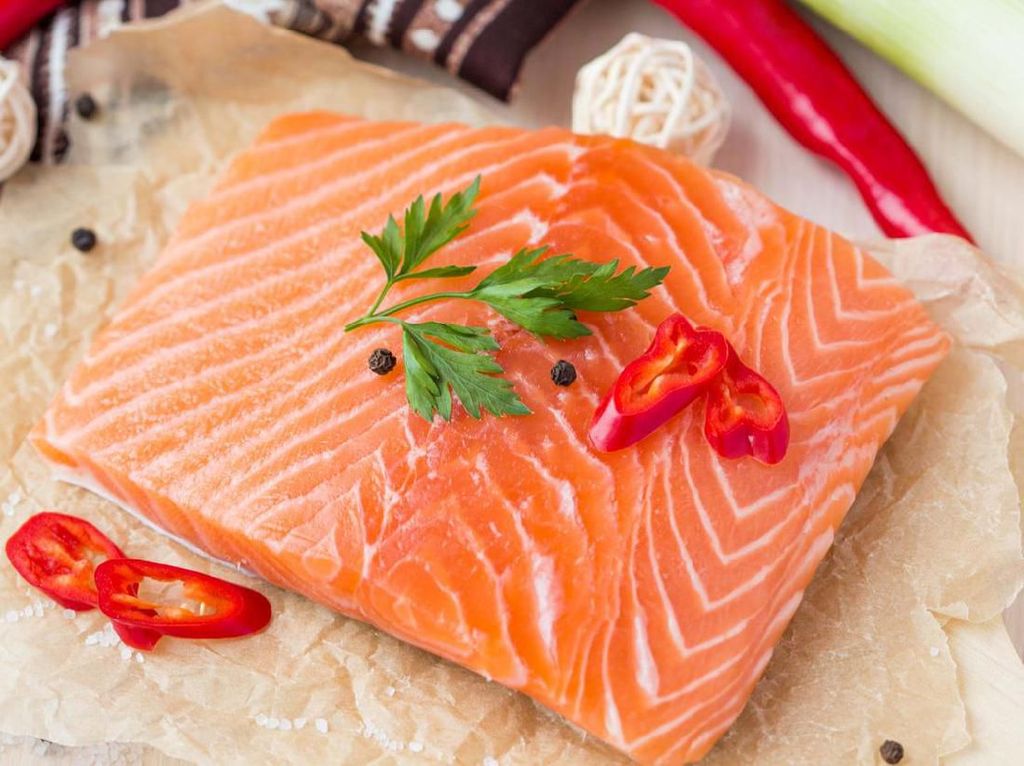 Dijuluki si Raja Ikan, Ini 5 Fakta Unik Soal Ikan Salmon