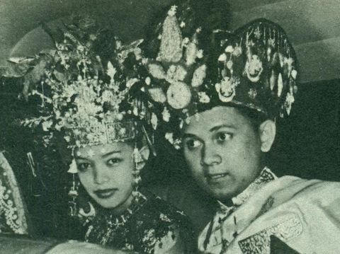 Memberi Contoh Nyata, Cara Jenius Habibie & Aiunun Mendidik Anak