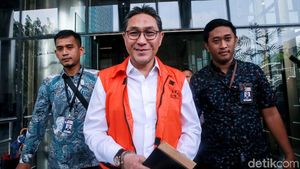 Senyum Sukiman Usai Diperiksa KPK