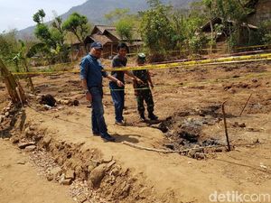 Api Keluar dari Tanah Diduga Limbah Jamu Terbakar, DLH Ambil Sampel