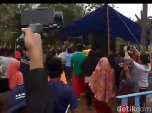 Isak Tangis Keluarga Pecah Iringi Pemakaman Randi