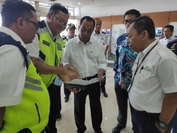 Menhub Cek Bandara Belitung Hingga Kereta Makassar, Ini Progresnya
