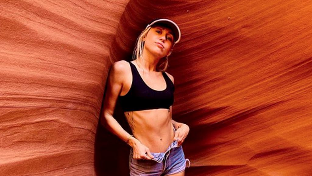 Pamer Foto Seksi, Miley Cyrus Malah Disebut Kurang Makan Pamer Foto Seksi, Miley Cyrus Malah Disebut Kurang Makan