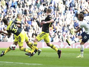 Hasil Liga Inggris: 10 Pemain Tottenham Kalahkan Southampton