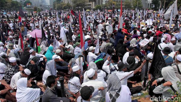 Penampakan Massa Aksi Mujahid 212 di Kawasan Patung Kuda