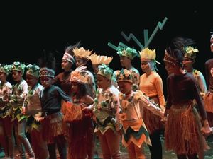Sebuah Pembuktian Manusia di Teater Tuli