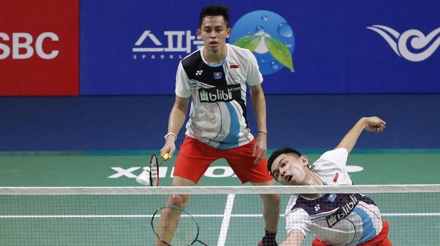 Fajar/Rian berhasil menaklukkan Li Junhui/Liu Yuchen di babak semifinal.