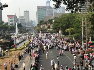 Lampu Hijau Pemprov Jakarta untuk Reuni 212 Lampu Hijau Pemprov Jakarta untuk Reuni 212