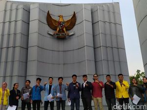 Mahasiswa Bandung: Tolak Upaya Menristekdikti Bungkam Pergerakan Mahasiswa Bandung: Tolak Upaya Menristekdikti Bungkam Pergerakan