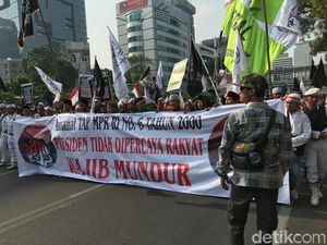 Beda dengan Demo Mahasiswa, Orator Aksi Mujahid 212 Teriak Turunkan Jokowi Beda dengan Demo Mahasiswa, Orator Aksi Mujahid 212 Teriak Turunkan Jokowi