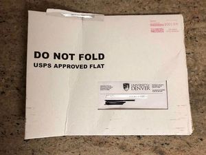 Ulah Kurir Ini Bikin Barang Kiriman Jadi Rusak