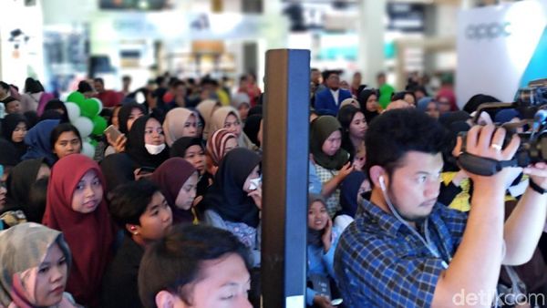 Hebohnya Warga Bandung Sambut Oppo A9 2020