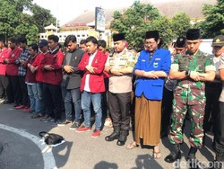 Usai Gelar Aksi, Mahasiswa Ajak Polisi Salat Gaib Doakan Randi dan Yusuf
