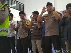 Mahasiswa dan Polisi di Probolinggo salat Gaib Doakan Randi dan Yusuf