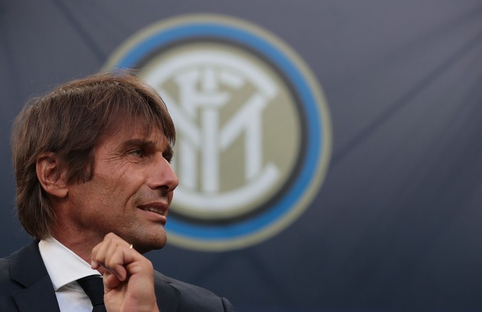 MILAN, ITALY - SEPTEMBER 17:  FC Internazionale coach Antonio Conte looks on during the UEFA Champions League group F match between FC Internazionale and Slavia Praha at Giuseppe Meazza Stadium on September 17, 2019 in Milan, Italy.  (Photo by Emilio Andreoli/Getty Images)